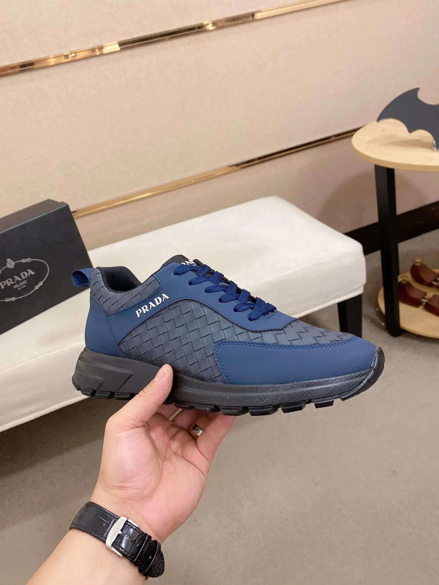 Men's men's shoes💰: 440💰[Prada～Prada] Trendy new styles are on the market. Same style as the official website. Counter quality. Original version. [Strong] [Strong] Imported selected first-layer cowhide. Comfortable and breathable sheepskin lining, fine workmanship, upper layer made of 100% pure cowhide, original last shape, comfortable on the feet, shoe sizes 38 to 44